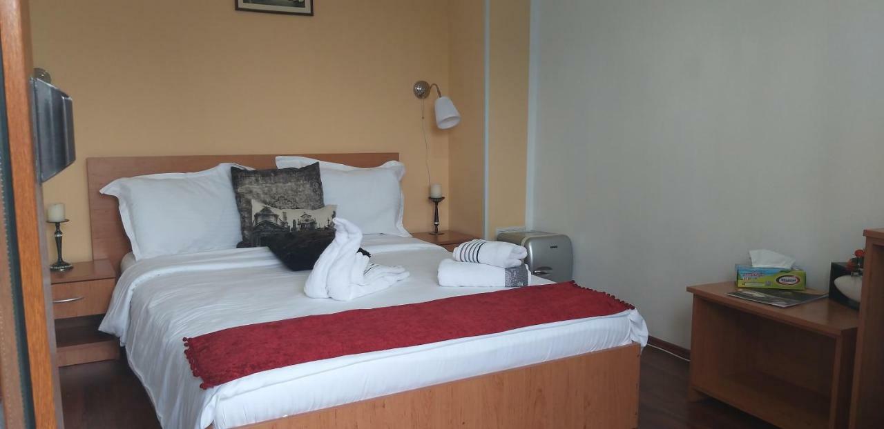 La Casa Nord Hotel Букурещ Екстериор снимка